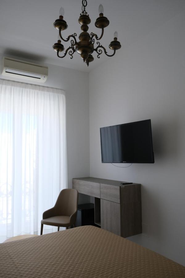 Al Corso Charming Rooms Peschici Exterior photo